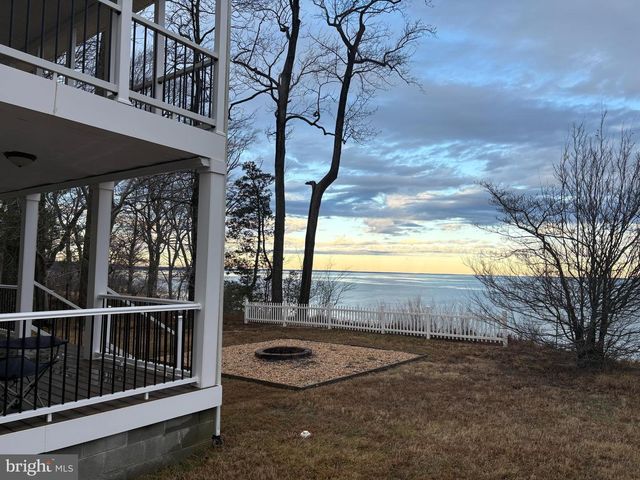 1077 N INDEPENDENCE DR, Montross, VA 22520