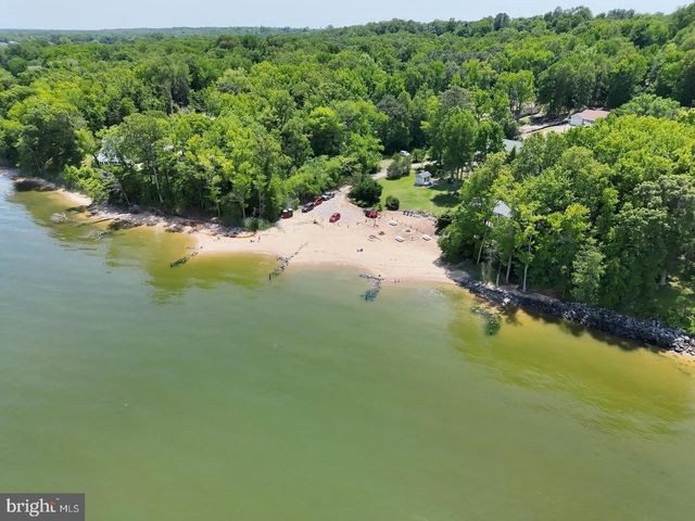 1077 N INDEPENDENCE DR, Montross, VA 22520