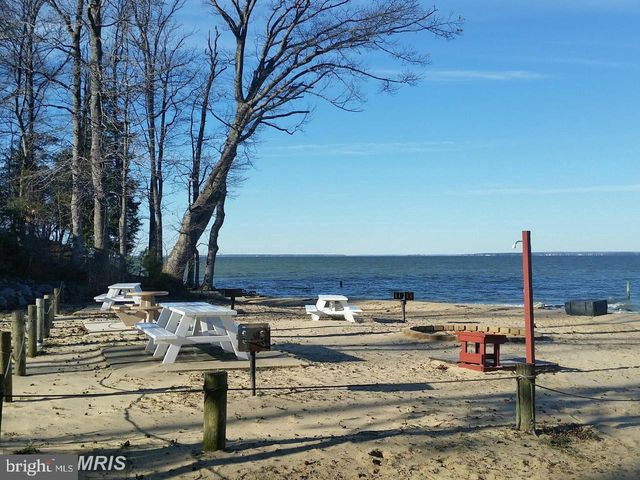 1077 N INDEPENDENCE DR, Montross, VA 22520