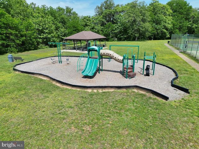 1077 N INDEPENDENCE DR, Montross, VA 22520