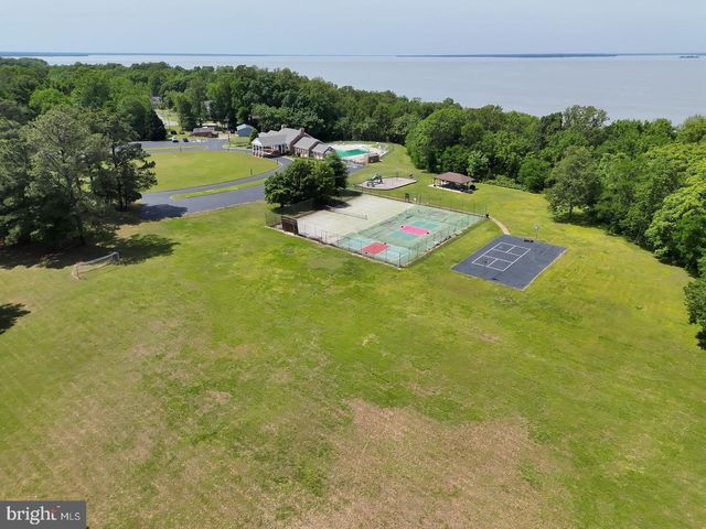 1077 N INDEPENDENCE DR, Montross, VA 22520