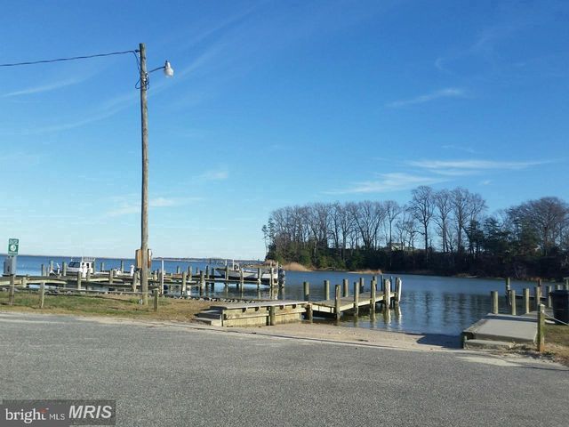 1077 N INDEPENDENCE DR, Montross, VA 22520