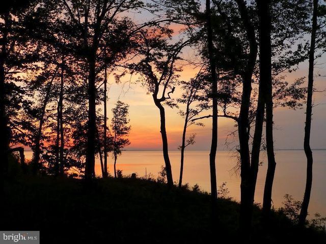 1077 N INDEPENDENCE DR, Montross, VA 22520