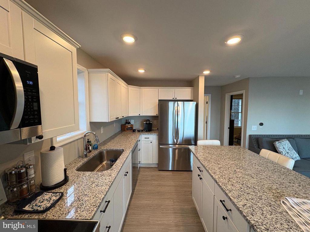 1077 N INDEPENDENCE DR, Montross, VA 22520