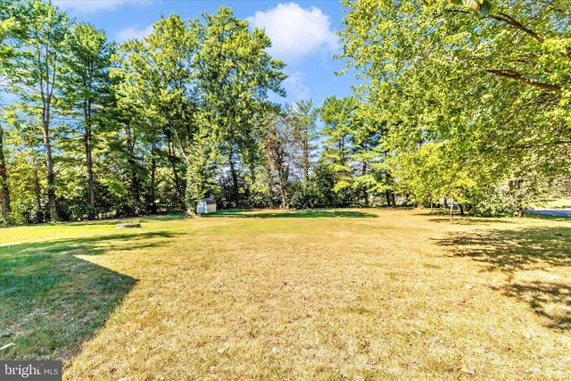 2422 DOUBS CT, Adamstown, MD 21710