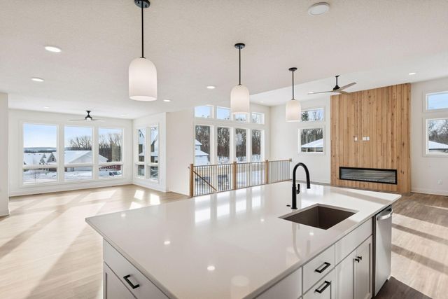 934x Hillsboro Place, Savage, MN 55378