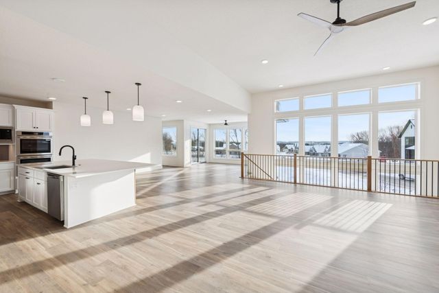 934x Hillsboro Place, Savage, MN 55378