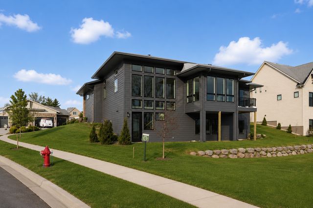 934x Hillsboro Place, Savage, MN 55378