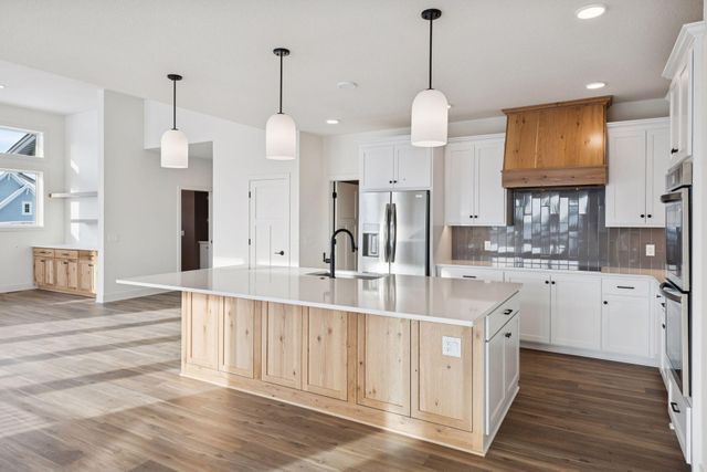 934x Hillsboro Place, Savage, MN 55378