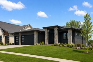 934x Hillsboro Place, Savage, MN 55378