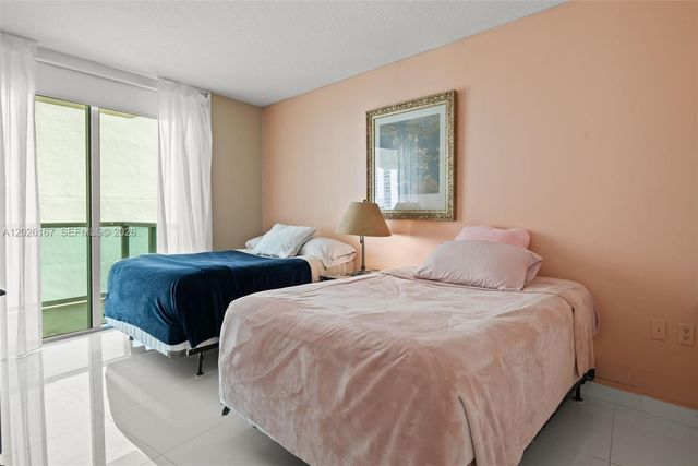 150 Sunny Isles Blvd 1-1101, Sunny Isles Beach, FL 33160