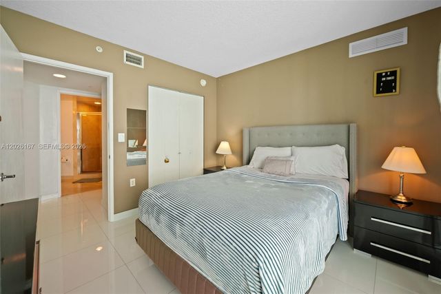 150 Sunny Isles Blvd 1-1101, Sunny Isles Beach, FL 33160
