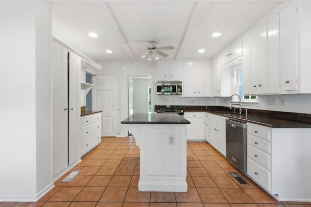 4224 Pershing Avenue, Fort Worth, TX 76107