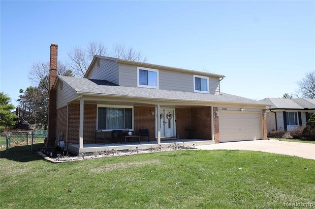 38684 Pinebrook Drive, Sterling Heights, MI 48310