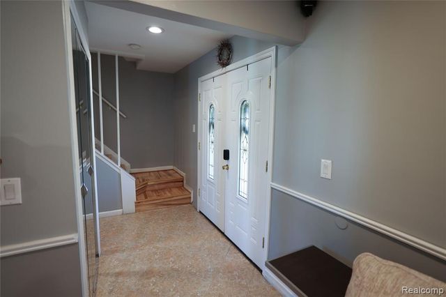 38684 Pinebrook Drive, Sterling Heights, MI 48310
