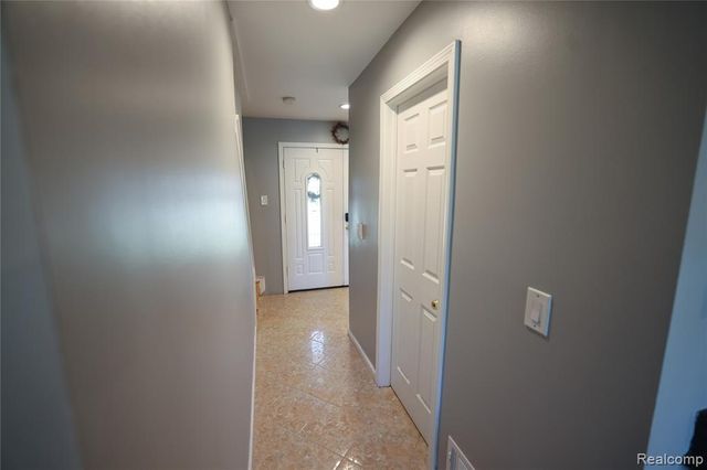 38684 Pinebrook Drive, Sterling Heights, MI 48310