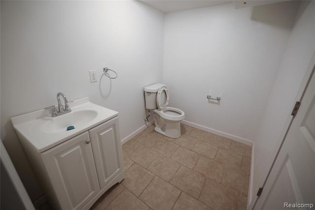38684 Pinebrook Drive, Sterling Heights, MI 48310