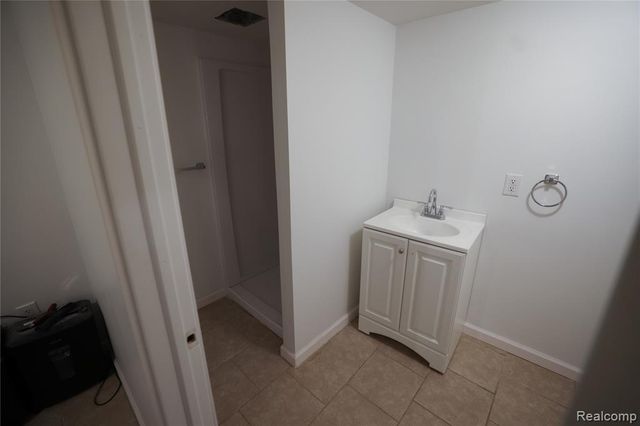 38684 Pinebrook Drive, Sterling Heights, MI 48310