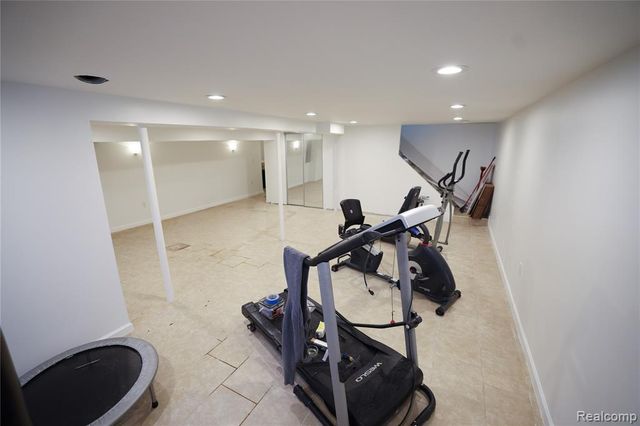38684 Pinebrook Drive, Sterling Heights, MI 48310