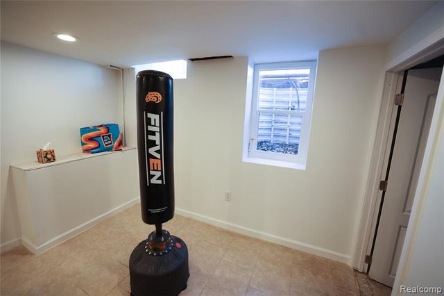 38684 Pinebrook Drive, Sterling Heights, MI 48310