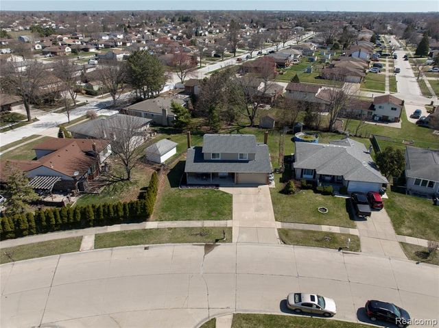 38684 Pinebrook Drive, Sterling Heights, MI 48310