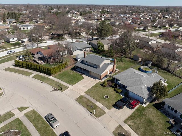 38684 Pinebrook Drive, Sterling Heights, MI 48310