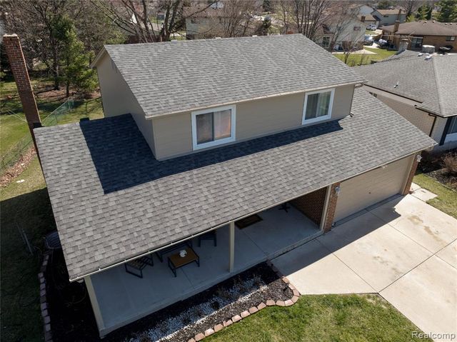 38684 Pinebrook Drive, Sterling Heights, MI 48310