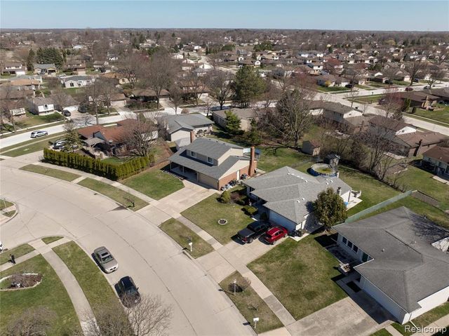 38684 Pinebrook Drive, Sterling Heights, MI 48310