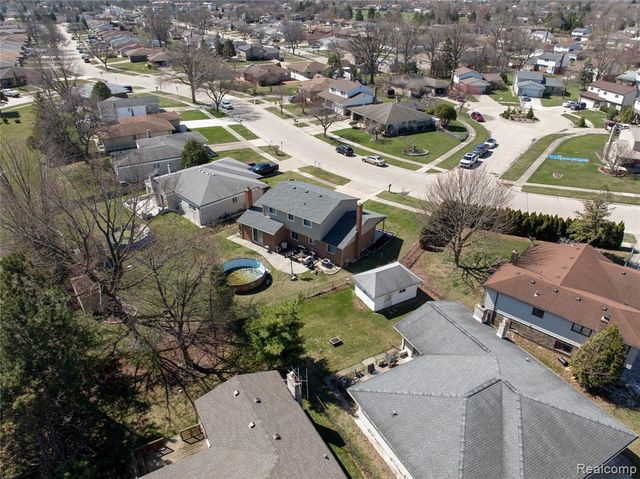 38684 Pinebrook Drive, Sterling Heights, MI 48310