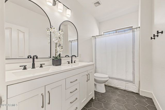 4389 E ALAMO Street, San Tan Valley, AZ 85140