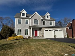 66 Rockledge Drive, West Hartford, CT 06107