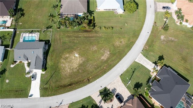 3330 SW 25th CT, Cape Coral, FL 33914