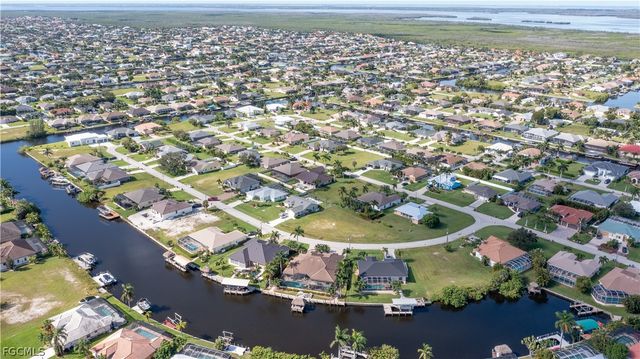 3330 SW 25th CT, Cape Coral, FL 33914