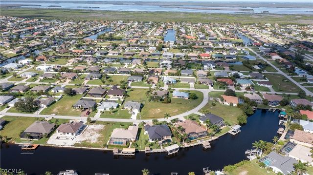 3330 SW 25th CT, Cape Coral, FL 33914