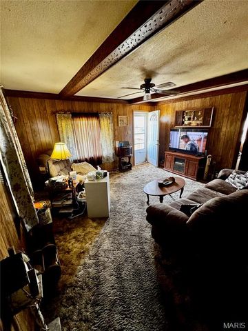 819 E Washington Avenue, Greenville, IL 62246
