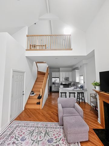 1657 W Wrightwood Avenue 3W, Chicago, IL 60614