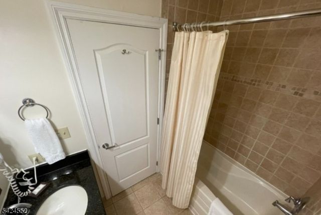 2 Chamonix Dr 413, Vernon Twp., NJ 07462