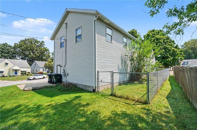 2590 21st Street, Cuyahoga Falls, OH 44223