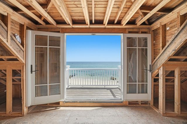 31 Dale Ave, Barnstable, MA 02647