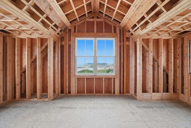 31 Dale Ave, Barnstable, MA 02647