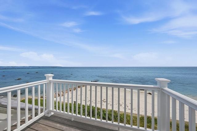 31 Dale Ave, Barnstable, MA 02647