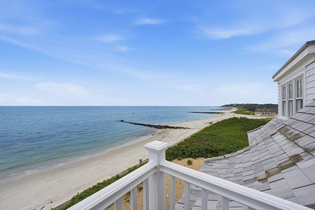 31 Dale Ave, Barnstable, MA 02647