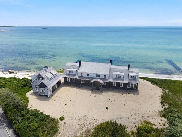 31 Dale Ave, Barnstable, MA 02647