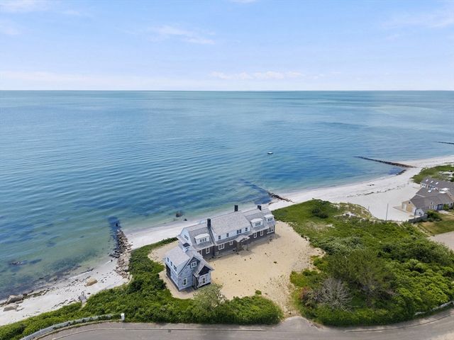 31 Dale Ave, Barnstable, MA 02647