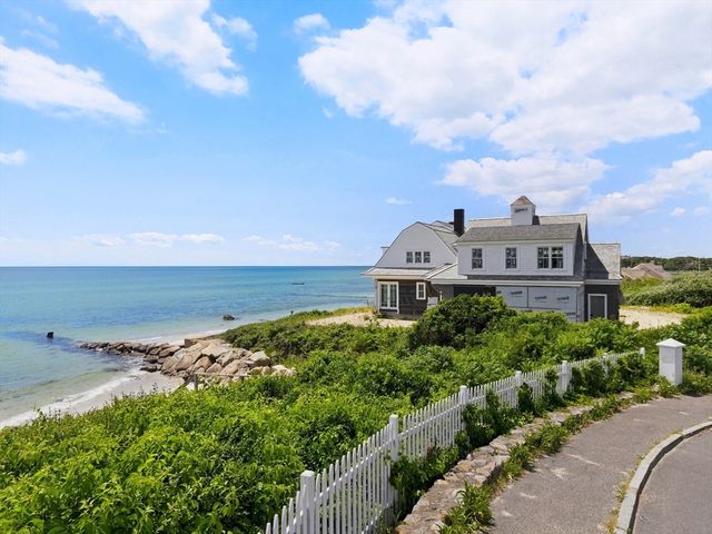 31 Dale Ave, Barnstable, MA 02647