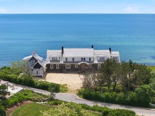 31 Dale Ave, Barnstable, MA 02647