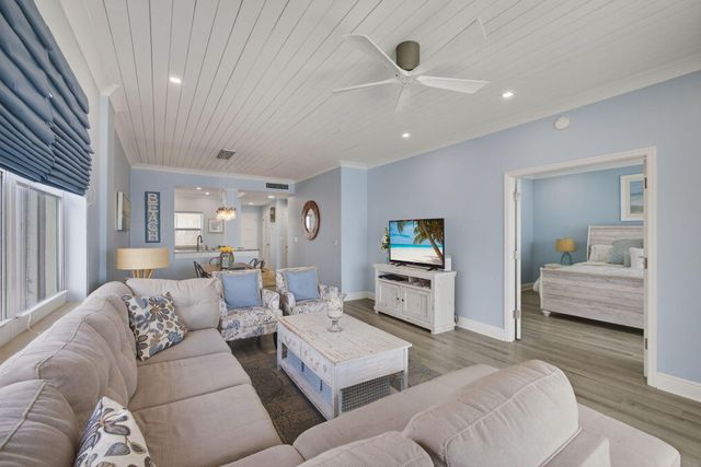 105 Paradise Harbour Boulevard 501, North Palm Beach, FL 33408