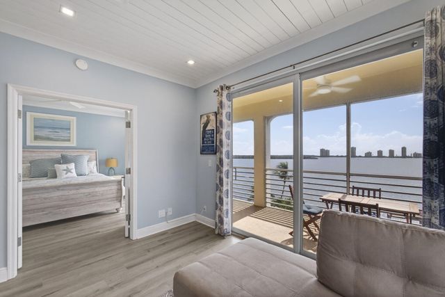 105 Paradise Harbour Boulevard 501, North Palm Beach, FL 33408