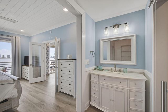 105 Paradise Harbour Boulevard 501, North Palm Beach, FL 33408