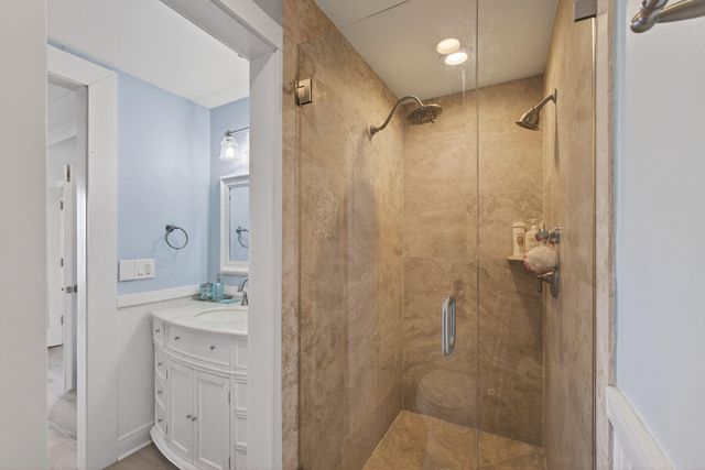 105 Paradise Harbour Boulevard 501, North Palm Beach, FL 33408